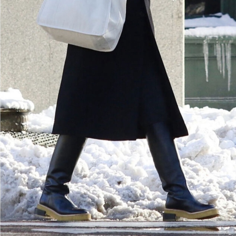 Katie Holmes’ fave winter boots Le Canon from Frame